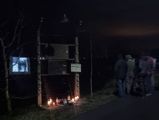 To było niesamowite. Film o więźniach oglądali na terenach poobozowych