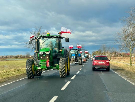 Rolnicy ruszyli traktorami na protest. Możliwe problemy na trasie Oława-Wrocław
