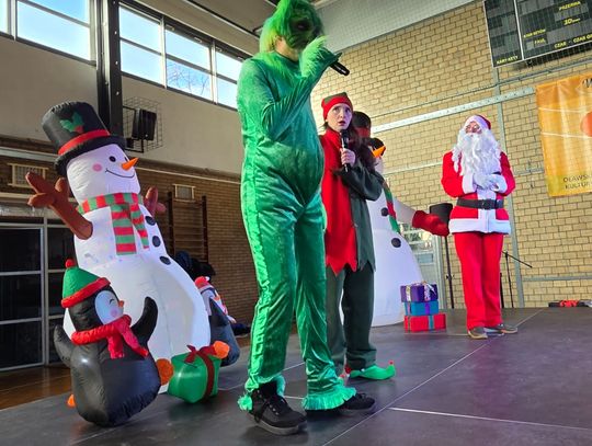 Trwa akcja "Dzieci Dzieciom" (GALERIA) Trwa akcja "Dzieci Dzieciom" (GALERIA)