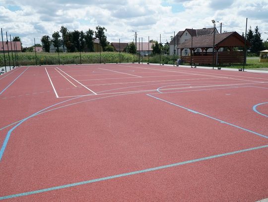 Trwa budowa boisk w Ścinawie i Ścinawie Polskiej