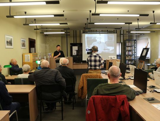 Trzy ciekawe prezentacje na spotkaniu Klubu Poszukiwaczy Zaginionej Historii Oławy Trzy ciekawe prezentacje na spotkaniu Klubu Poszukiwaczy Zaginionej Historii Oławy
