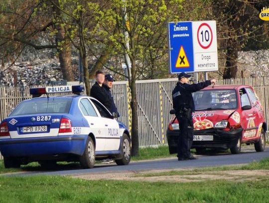 Ukradł samochód, uszkodził cztery inne i uciekł