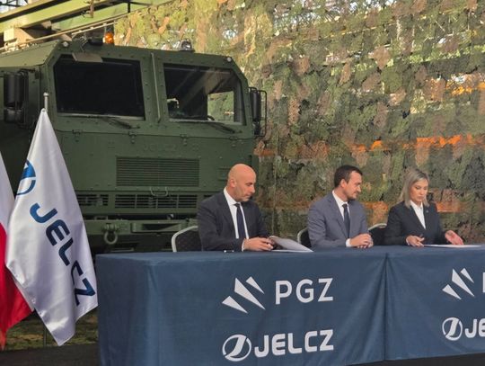 Umowa w sprawie rozbudowy spółki JELCZ podpisana. Są pieniądze, będą miejsca pracy