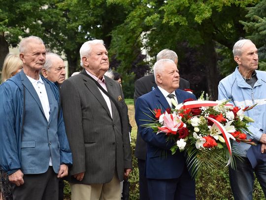 Uroczystość pod Pomnikiem Losów Ojczyzny (GALERIA)