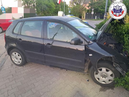 VW Polo walnął w BMW. Za kierownicą nietrzeźwy z zakazem kierowania VW Polo walnął w BMW. Za kierownicą nietrzeźwy z zakazem kierowania