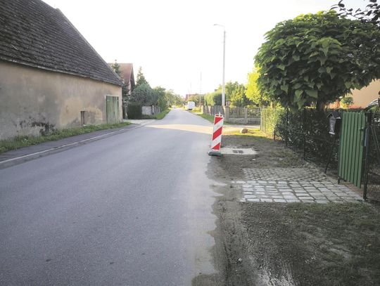 W Janikowie budują chodnik, drugiego progu jednak nie będzie