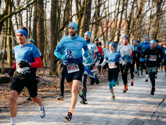 W Oławie biegali po lodzie [ZDJĘCIA]
