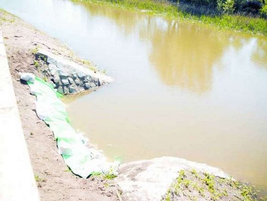 Wał uszczelnili po interwencji mieszkańców