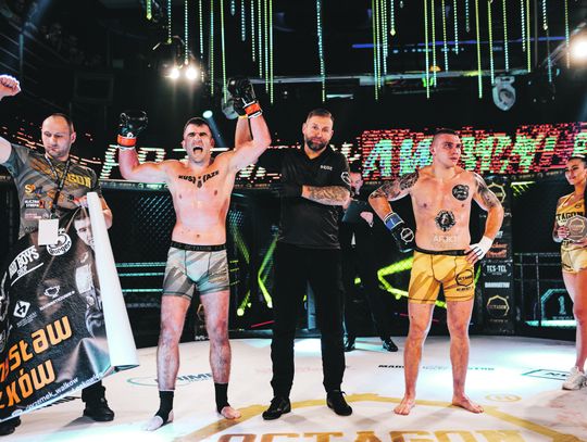 Walków wygrywa i pnie się w górę