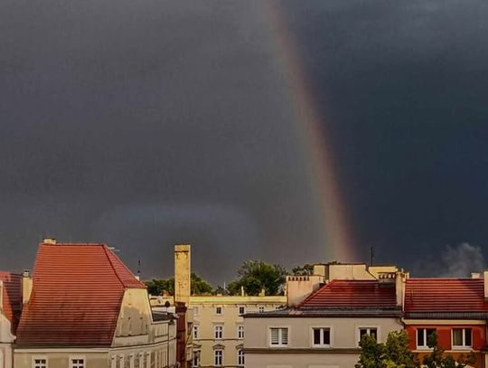 Wczorajsze wieczorne niebo w obiektywach Czytelników