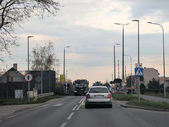Wjechał na czerwonym na przejazd. Zapłaci 2 tys. zł