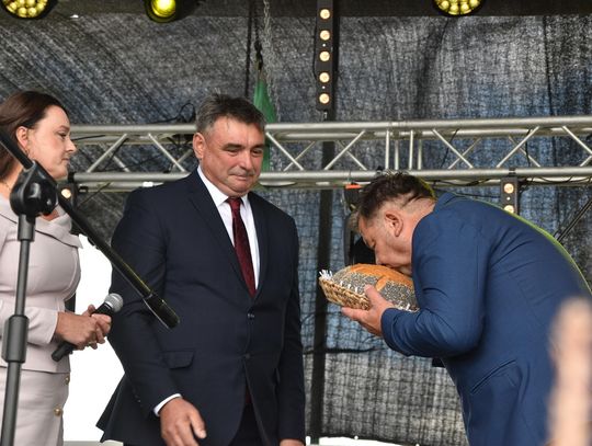 Wójt Piotrowski: - Aby ten bochen chleba nas łączył...
