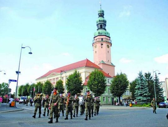 Wozy bojowe na rocznicę września