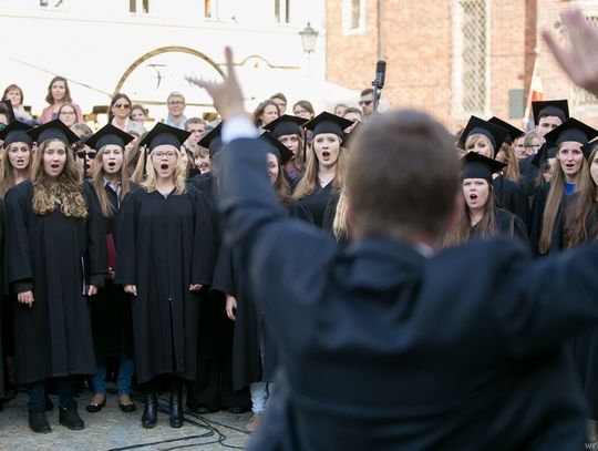 Wrocław stara się ułatwiać studentom funkcjonowanie w mieście i ulżyć płytkiej studenckiej kieszeni