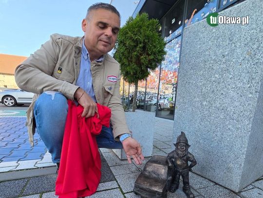 Wrocławski krasnal zamontowany i uroczyście odsłonięty (FILMIK)