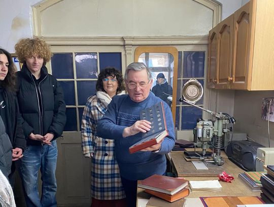 Z wizytą u oławskiego introligatora... To jest ktoś taki? Z wizytą u oławskiego introligatora... To jest ktoś taki?