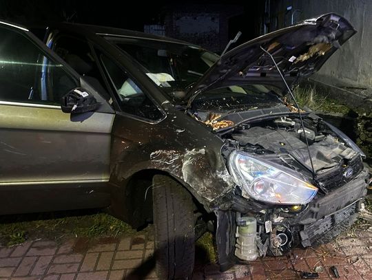 Zabrał auto rodzicom, ale daleko nie ujechał. Był na bani