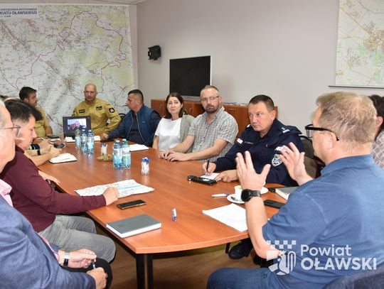 Zajęcia w szkołach średnich też zawieszone. Co z drogami i mostem?