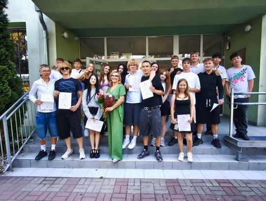 Zakończenie roku szkolnego u "Kasprowicza". Wyróżniono najlepszych uczniów