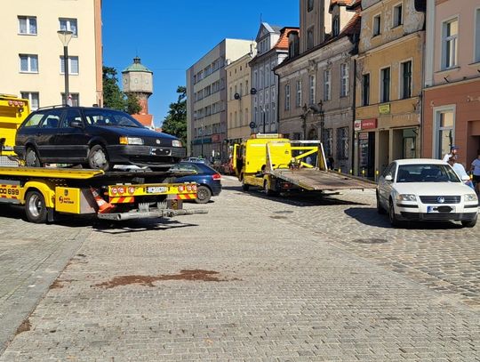 Zaraz rusza Bieg Koguta, na razie usuwane są auta z Rynku