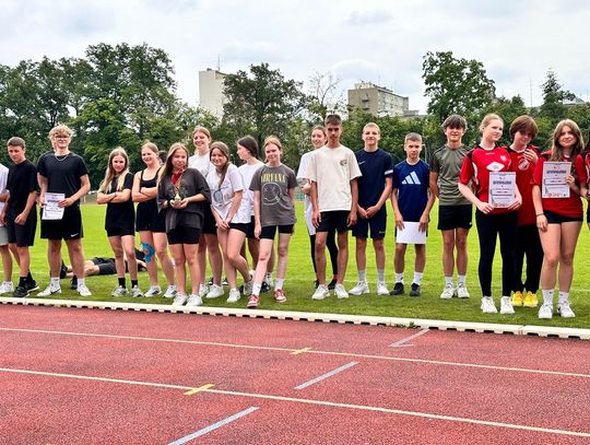 Zawody Szkolnej Ligi Lekkoatletycznej klas 7 i 8 szkół podstawowych