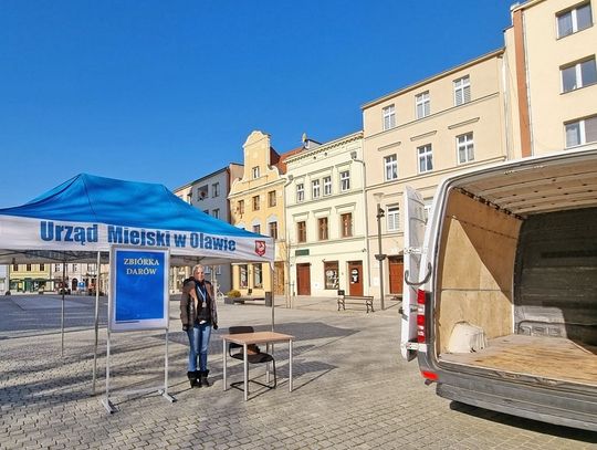 Zbierają dary na oławskim Rynku