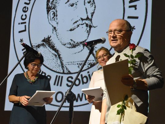 Zbigniew Pryjda pierwszym honorowym absolwentem tego ogólniaka