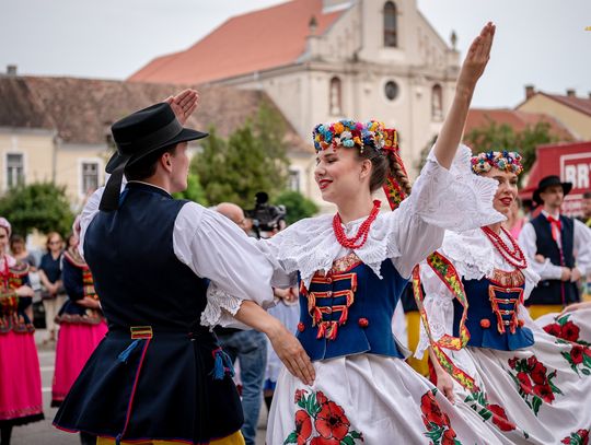 Zespół Pieśni i Tańca KALINA