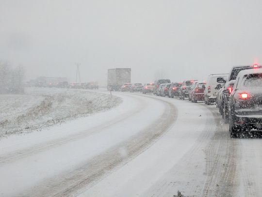 Zima mocno zaskoczyła... Policja apeluje o ostrożność
