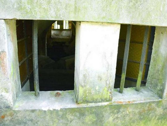 Zniszczyli stary sarkofag