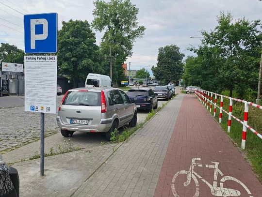 Zostawiłeś w tych miejscach samochód na noc? Może zostać odholowany!