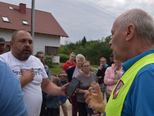 Już cztery dni są bez prądu. Zgromadzili zapasy i muszą je wyrzucić