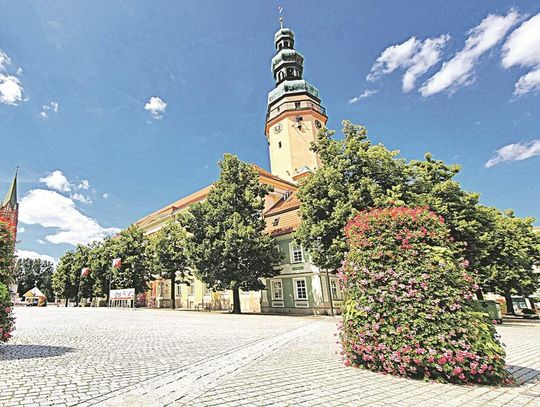 Życie na dwa domy w powiecie oławskim: Finansowy poradnik dla obywateli Ukrainy