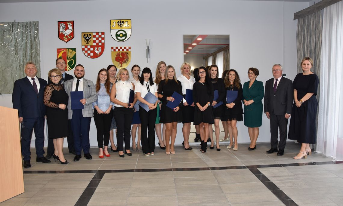 12 nowych nauczycieli mianowanych w szkołach powiatowych. Mamy listę 12 nowych nauczycieli mianowanych w szkołach powiatowych. Mamy listę