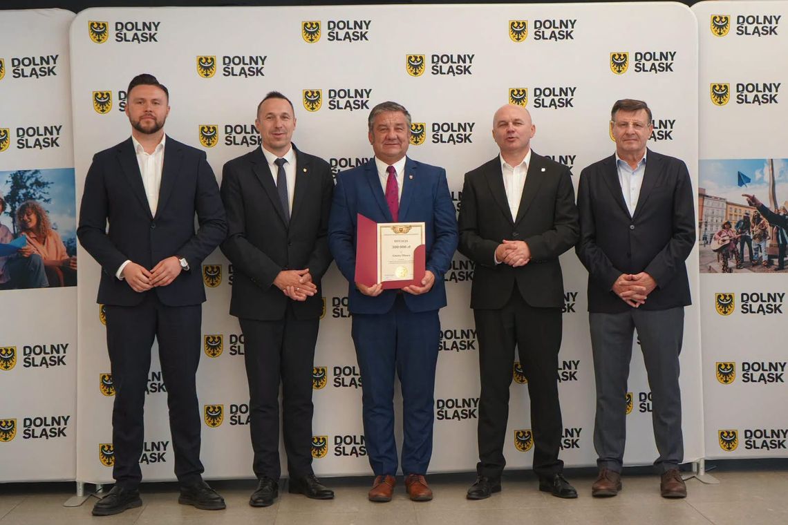 300 tysięcy na boisko w Osieku 300 tysięcy na boisko w Osieku