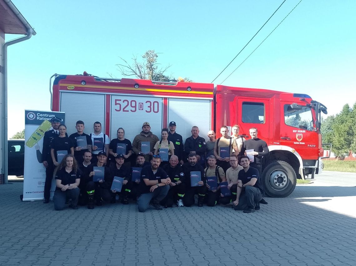 37 strażaków zostało ratownikami