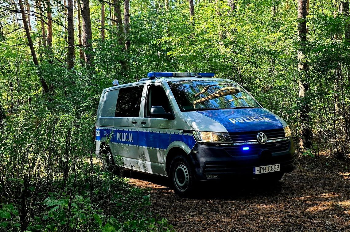 74-letni grzybiarz stracił orientacje w lesie. Pomogły służby 74-letni grzybiarz stracił orientacje w lesie. Pomogły służby