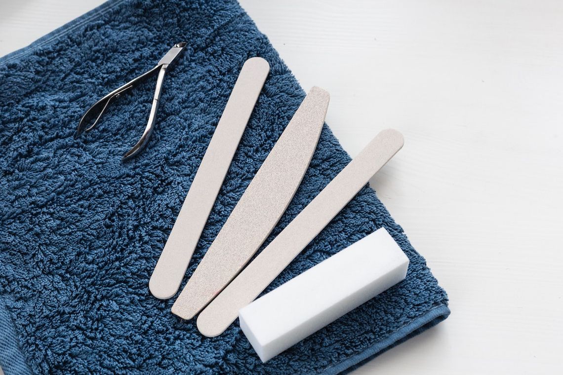 Akcesoria do manicure hybrydowego – czego potrzebujesz?