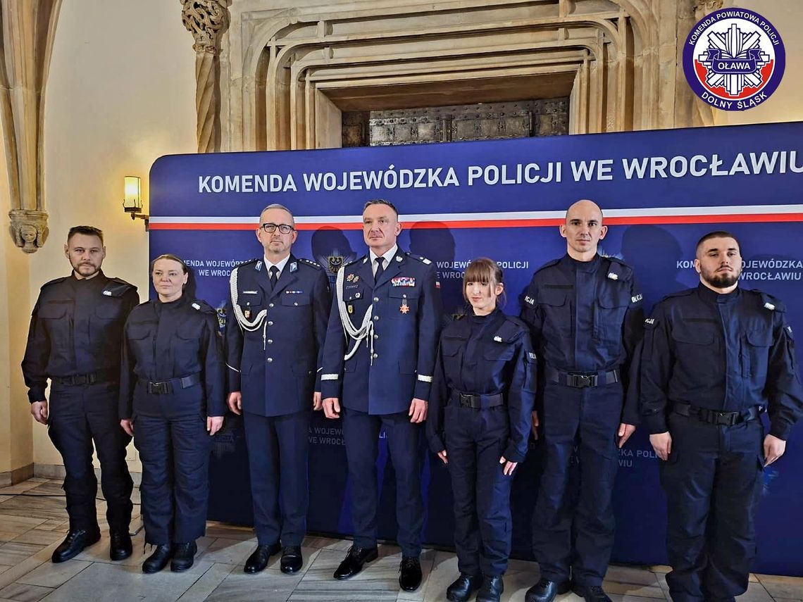 NOWI POLICJANCI ZASILILI SZEREGI OŁAWSKIEJ KOMENDY