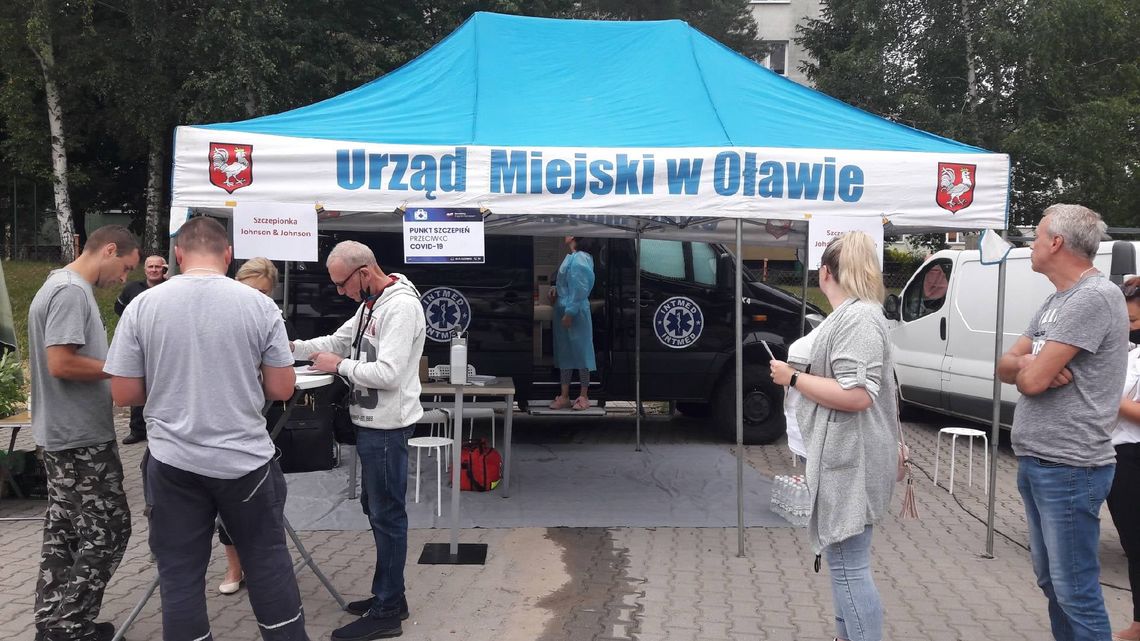 Będą szczepić przed urzędem