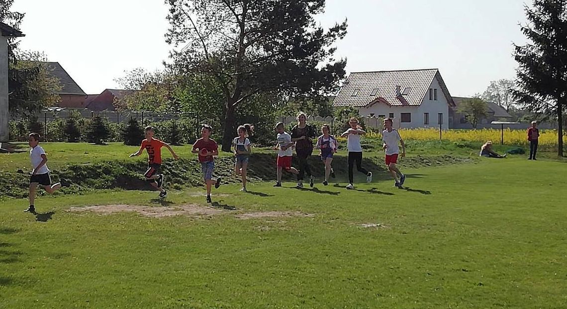 Bieg biało-czerwony w Chwalibożycach