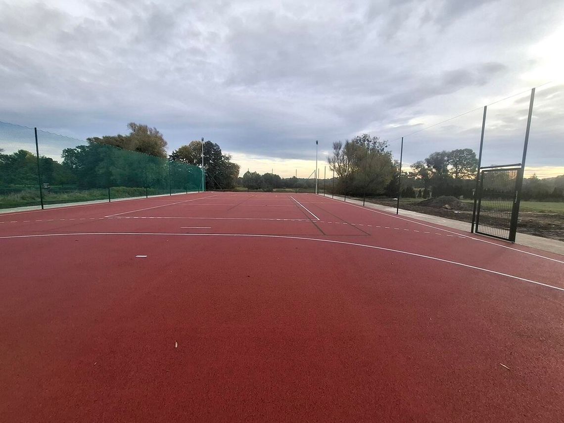 Budowa boiska wielofunkcyjnego na finiszu