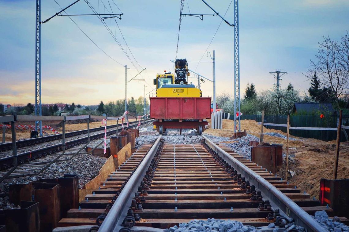 Budowa przystanku trwa, utrudnienia też trwają