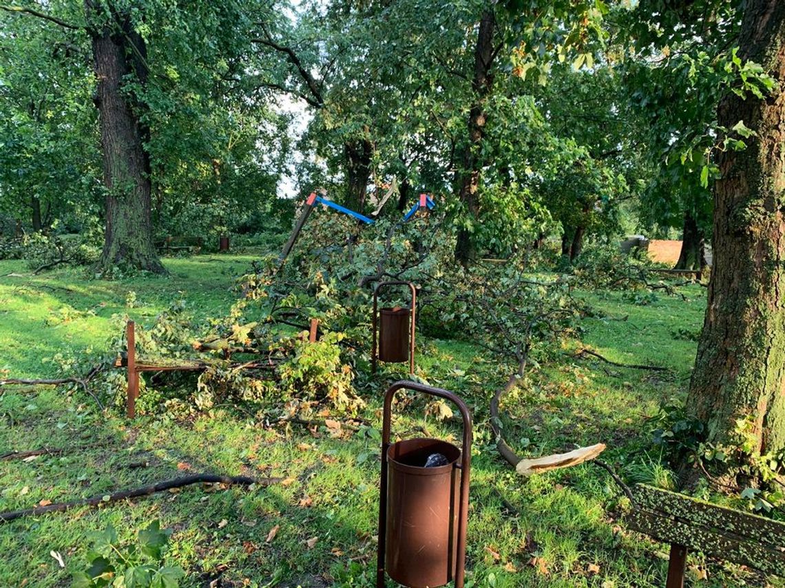 "Było widać zalążek trąby". Kolejne zdjęcia z nawałnicy "Było widać zalążek trąby". Kolejne zdjęcia z nawałnicy