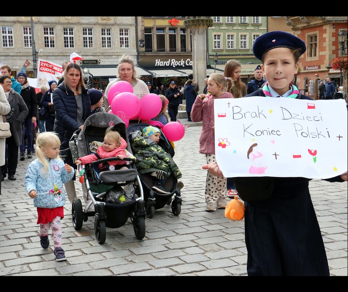 Chodzi im o przyszłość polskich dzieci i Polski jako takiej