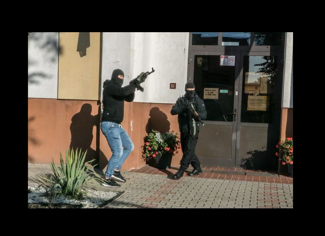Co zrobić, gdy do szkoły wtargnie uzbrojony napastnik? Co zrobić, gdy do szkoły wtargnie uzbrojony napastnik?