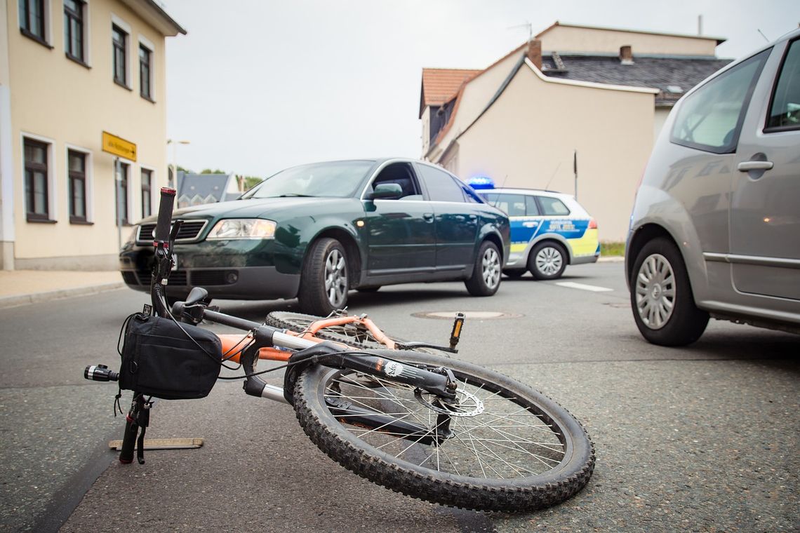 Coraz więcej rowerzystów. Oławska policja przypomina o kilku sprawach