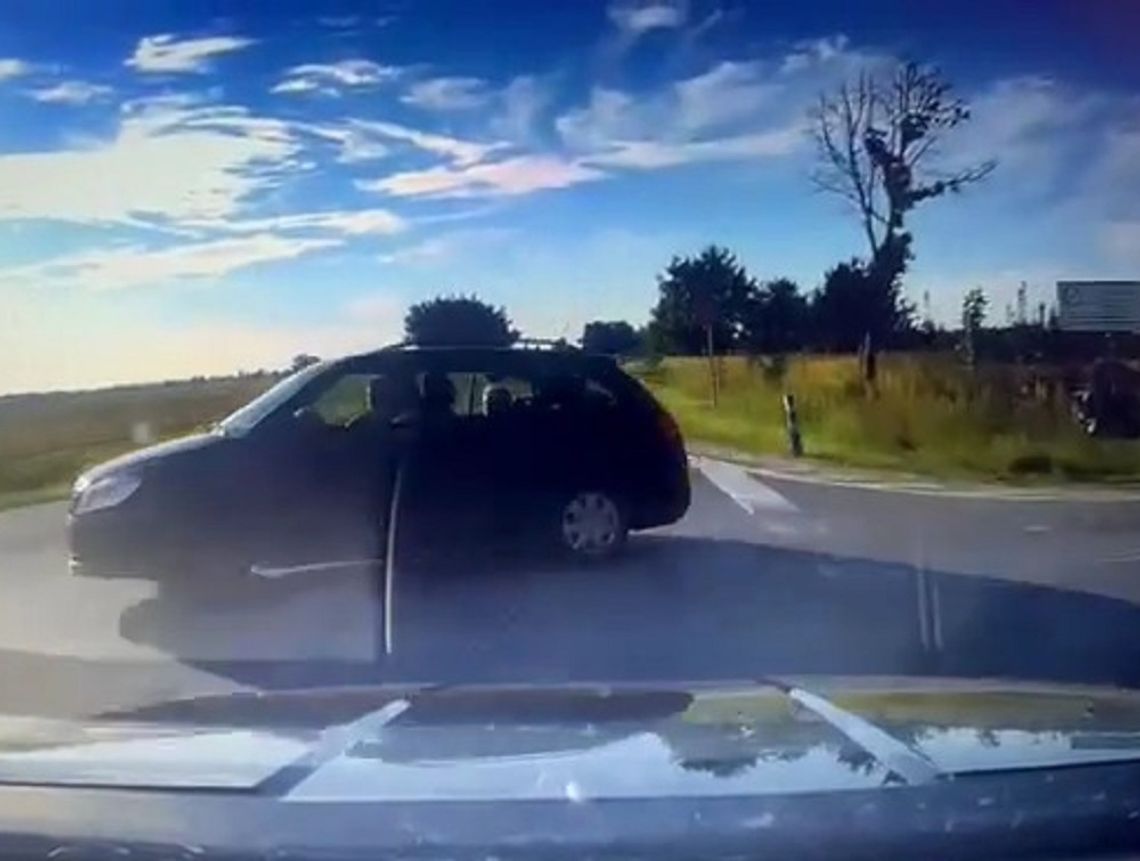 Czytelnik: - Na tym skrzyżowaniu często dochodzi do takich zdarzeń