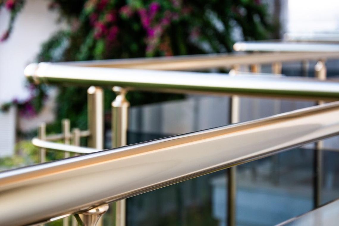 Dom, ogród, warsztat – gdzie sprawdzają się metalowe rozwiązania?