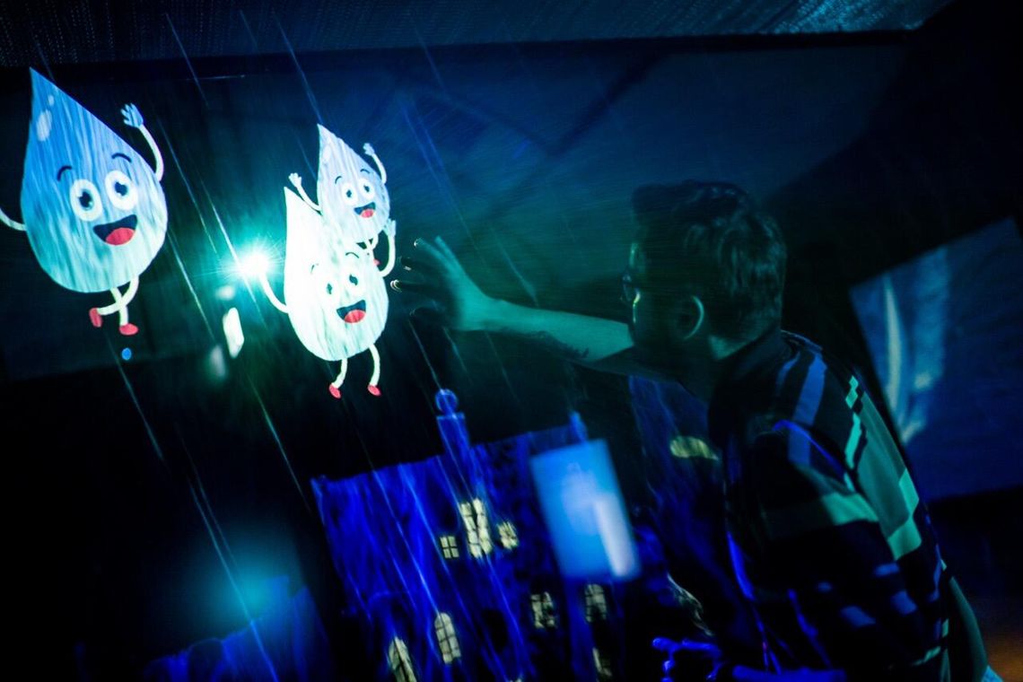 Dotknij chmur w Hydropolis